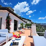 Апартаменти Blu Retreat *