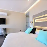 Апартаменти Blu Retreat